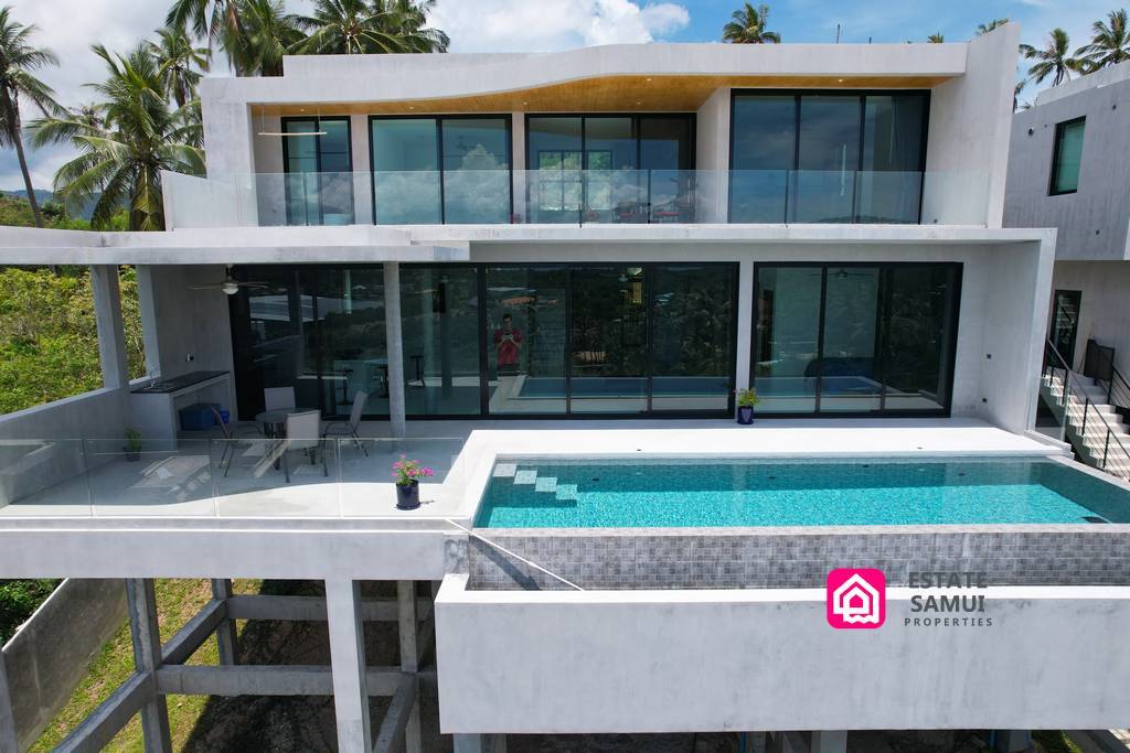 spacious seaview villa for sale