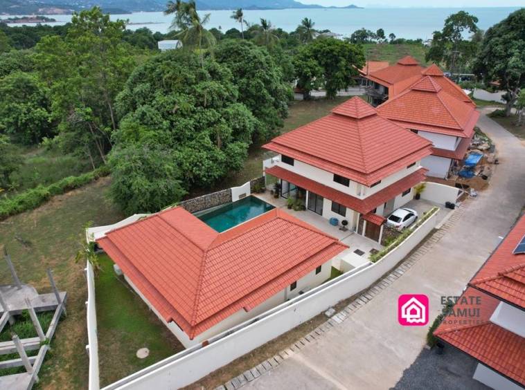 spacious garden villa for sale