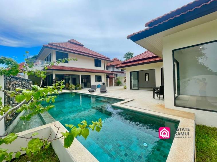 spacious garden villa for sale