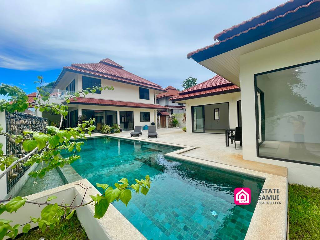 spacious garden villa for sale