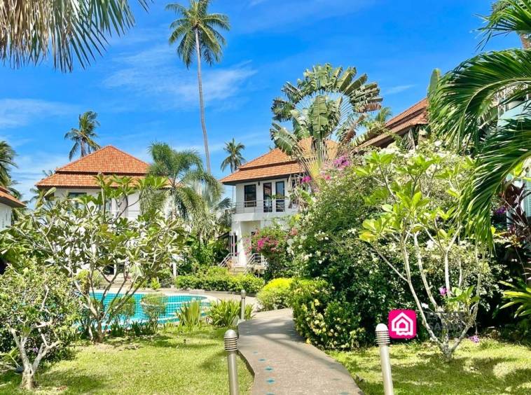 garden villa with shared pool